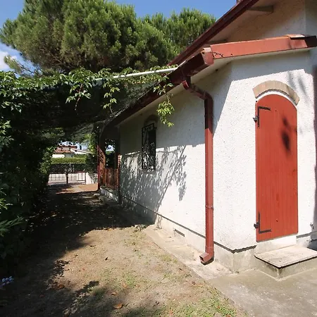 Agenzia Vear- Villa Azzurra Дом отдыха Лидо-делле-Национи